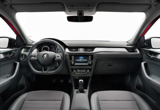 &#352;KODA RAPID     ! 2